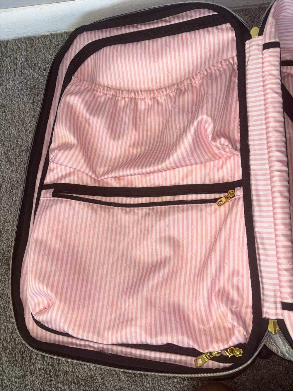 Victoria Secret Python Wheelie Carryon Suitcase - Picture 8 of 14